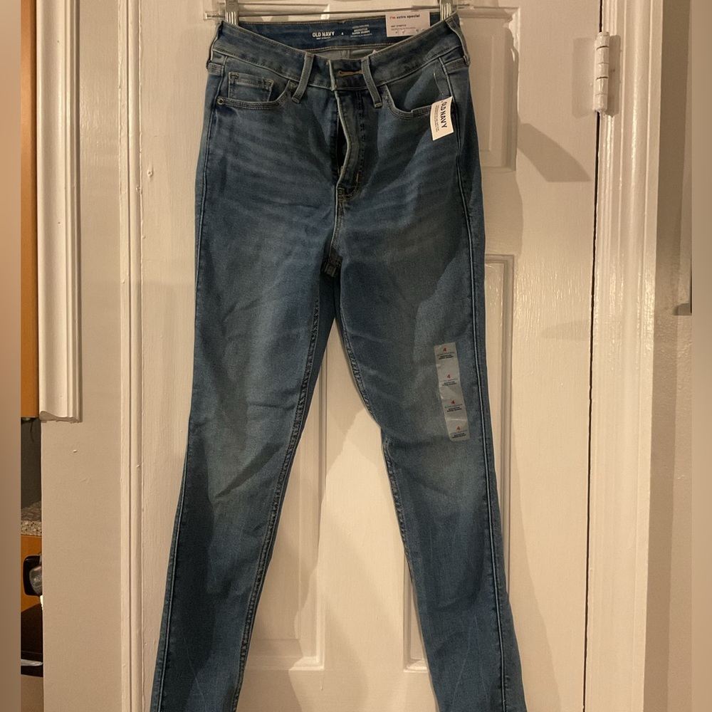 Old Navy woman’s skinny jeans